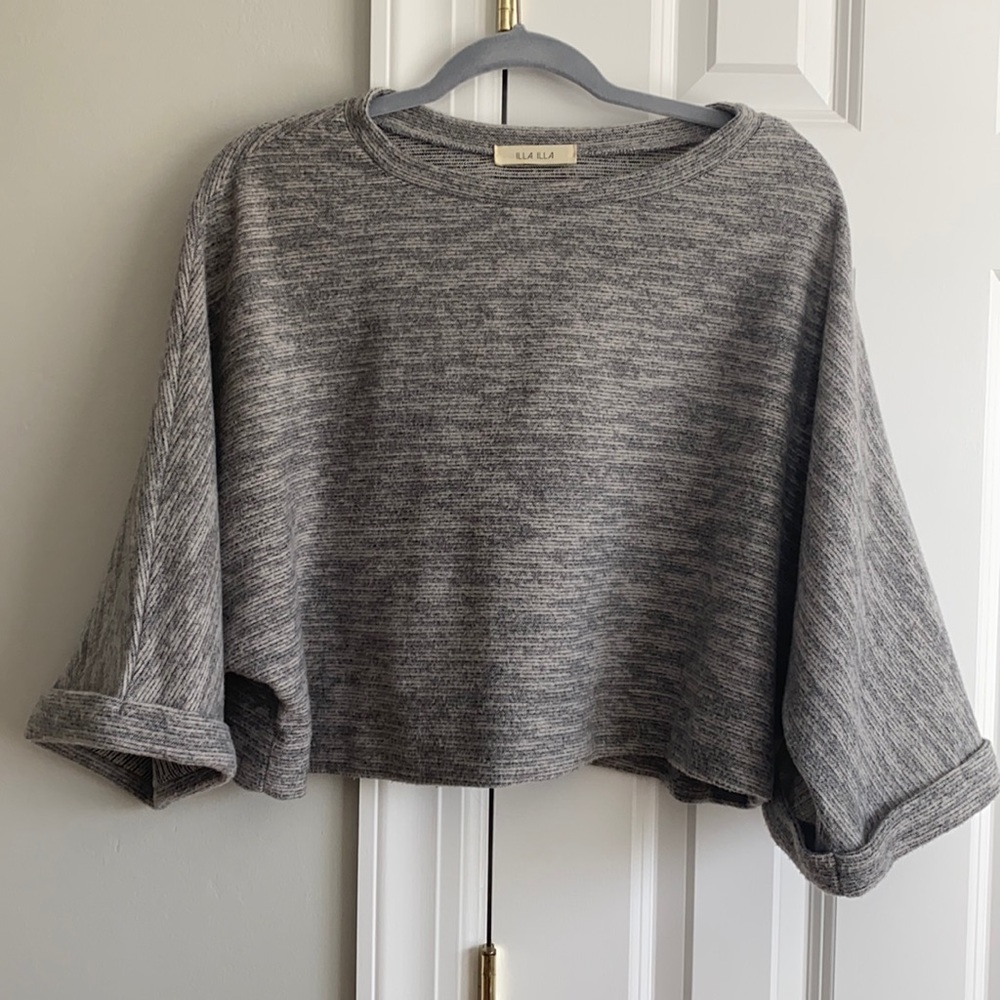 Illa Illa wide sleeve top charcol grey